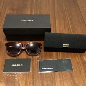 D&G sunglasses Bordeaux the color of the season